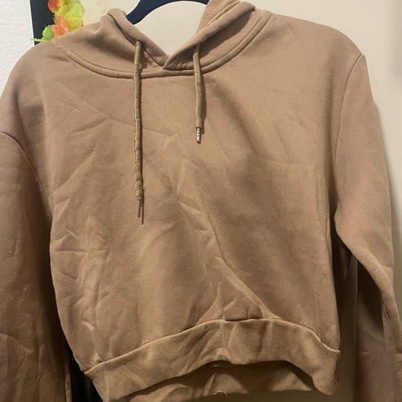 Cropped Cozy Hoodie || Conductive Inner Material || Warm & Simple - Picture 4 of 7